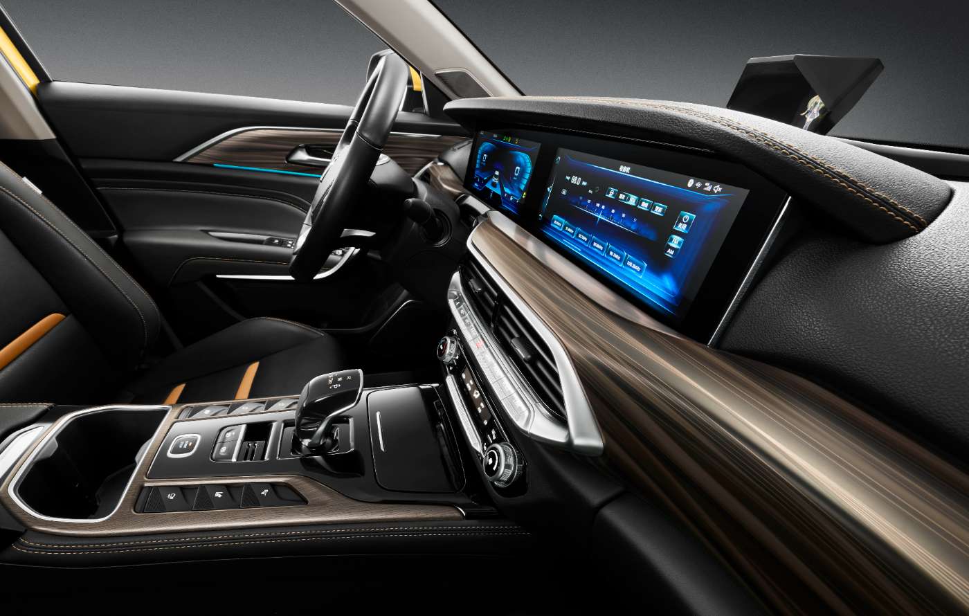 Bestune T77 interior pantallas
